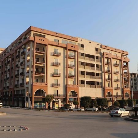 Elegant & Charming One Bed Apartment In Bahria Town Равалпинди Екстериор снимка