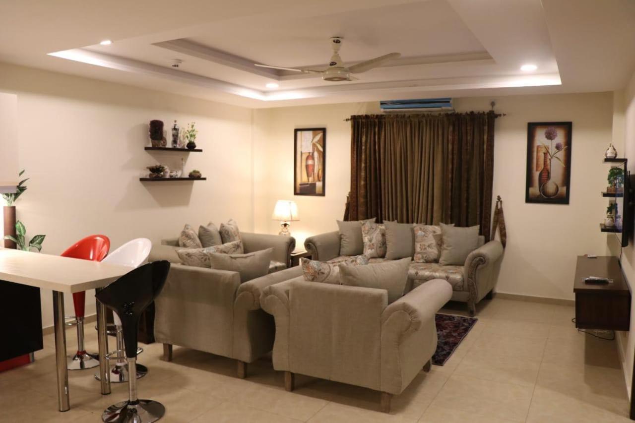 Elegant & Charming One Bed Apartment In Bahria Town Равалпинди Екстериор снимка