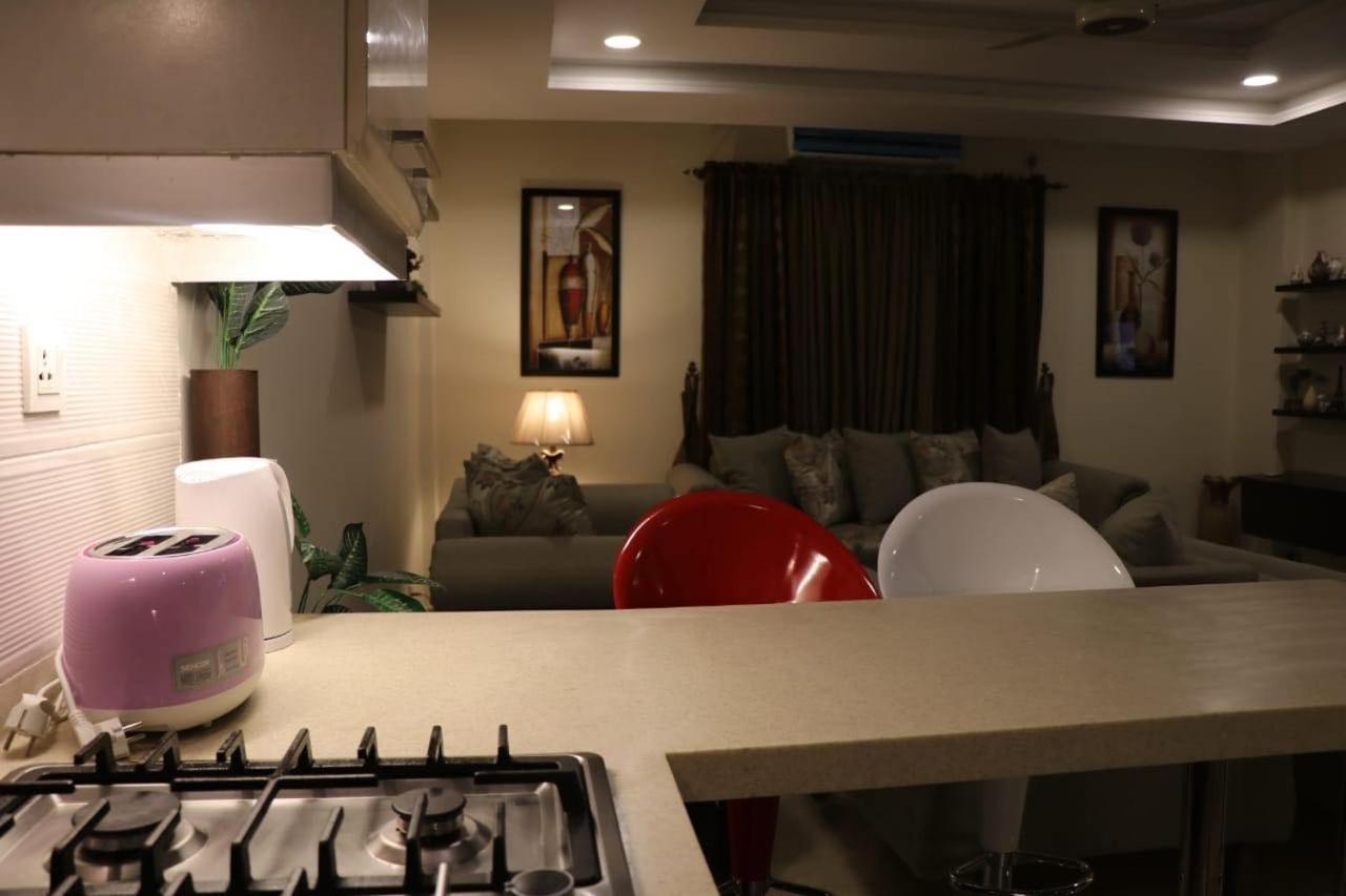Elegant & Charming One Bed Apartment In Bahria Town Равалпинди Екстериор снимка