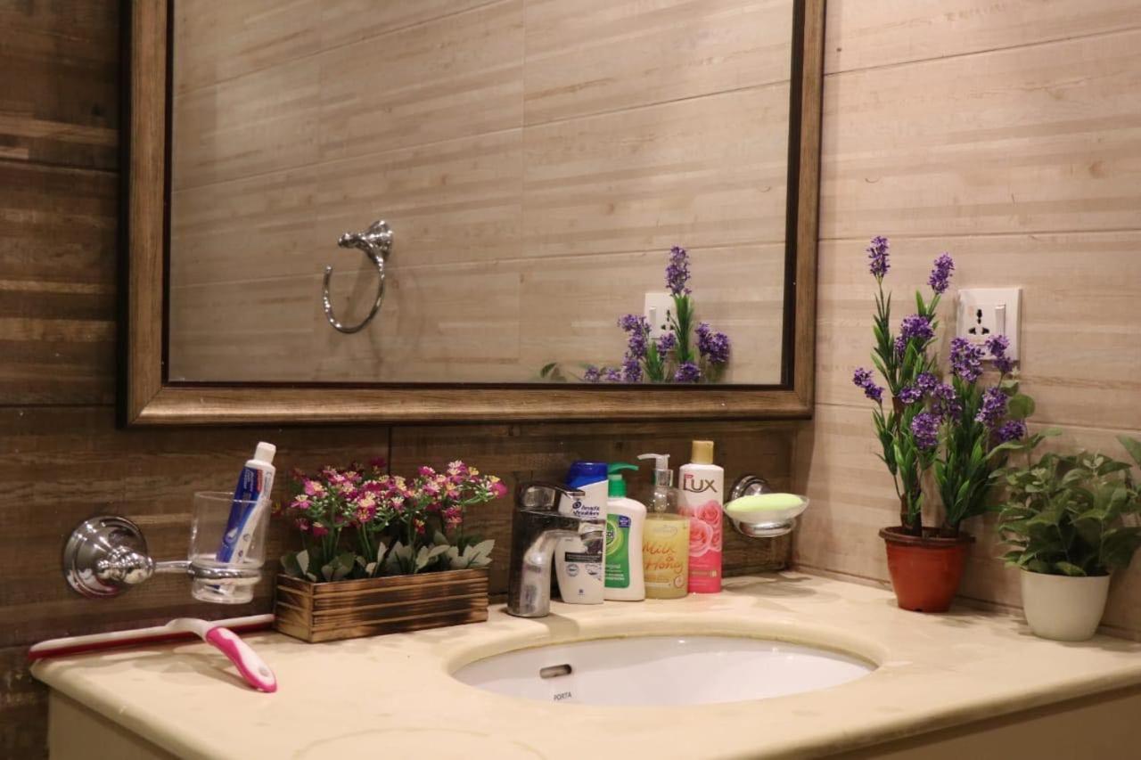 Elegant & Charming One Bed Apartment In Bahria Town Равалпинди Екстериор снимка