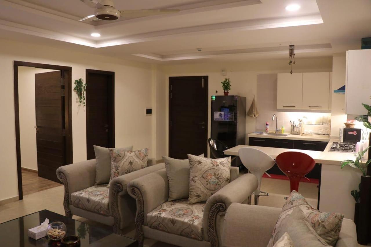 Elegant & Charming One Bed Apartment In Bahria Town Равалпинди Екстериор снимка