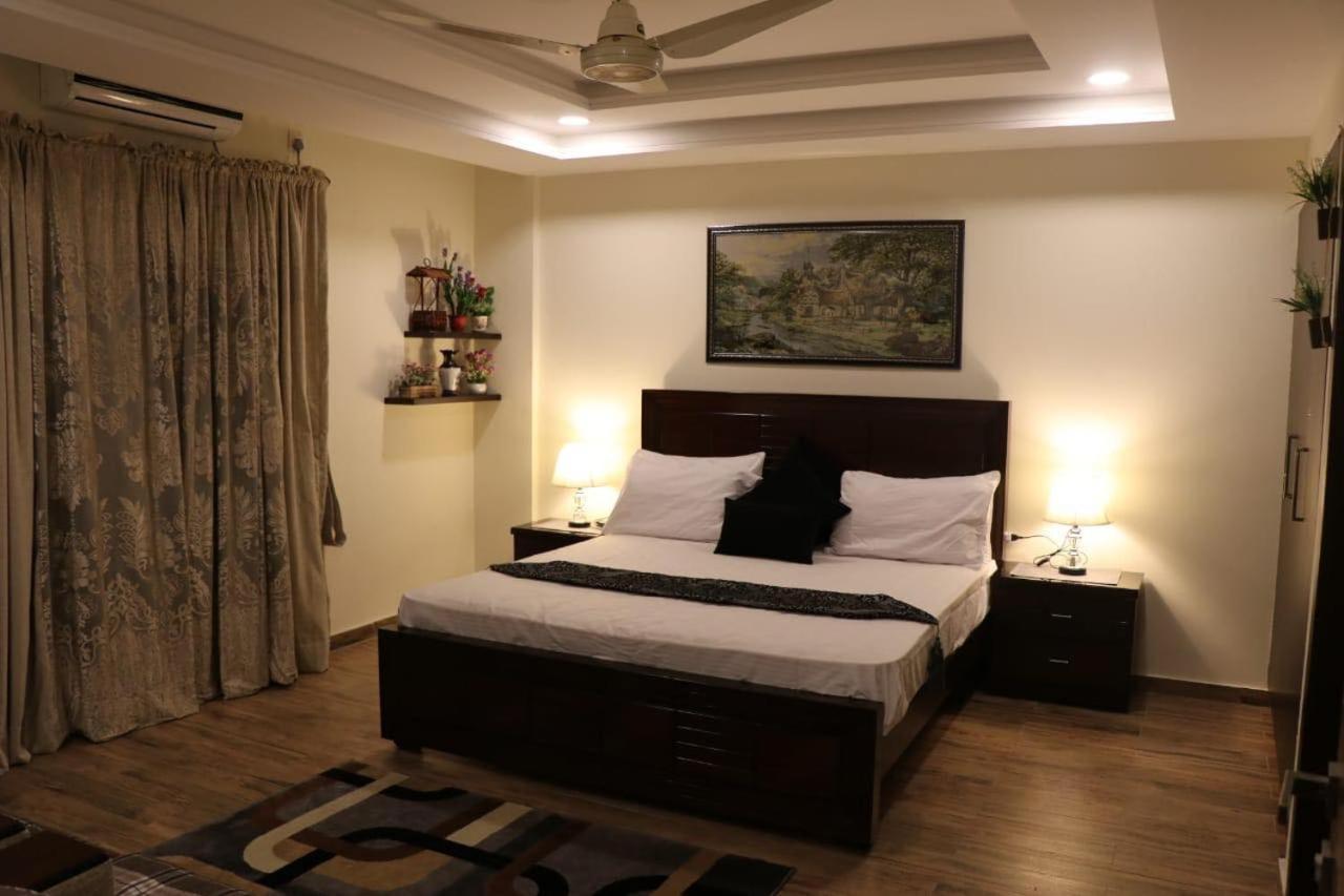 Elegant & Charming One Bed Apartment In Bahria Town Равалпинди Екстериор снимка