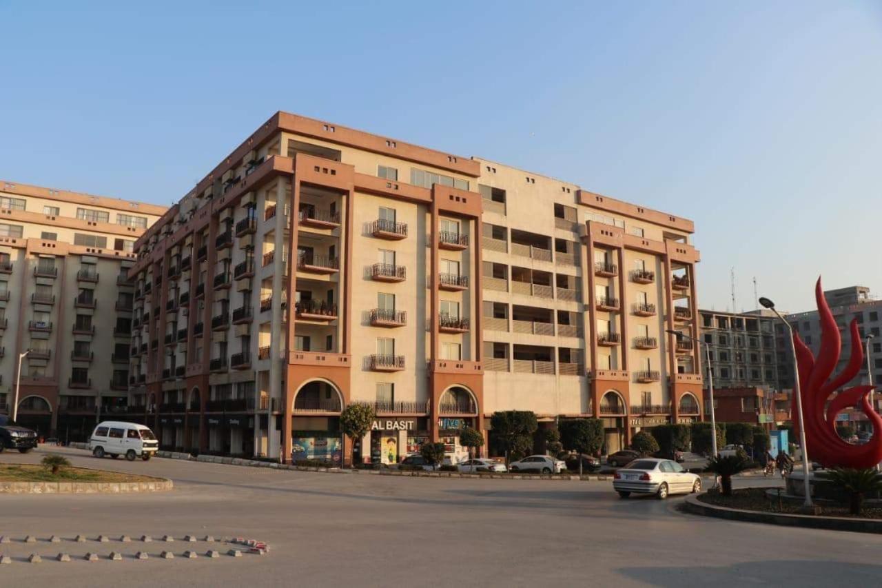 Elegant & Charming One Bed Apartment In Bahria Town Равалпинди Екстериор снимка